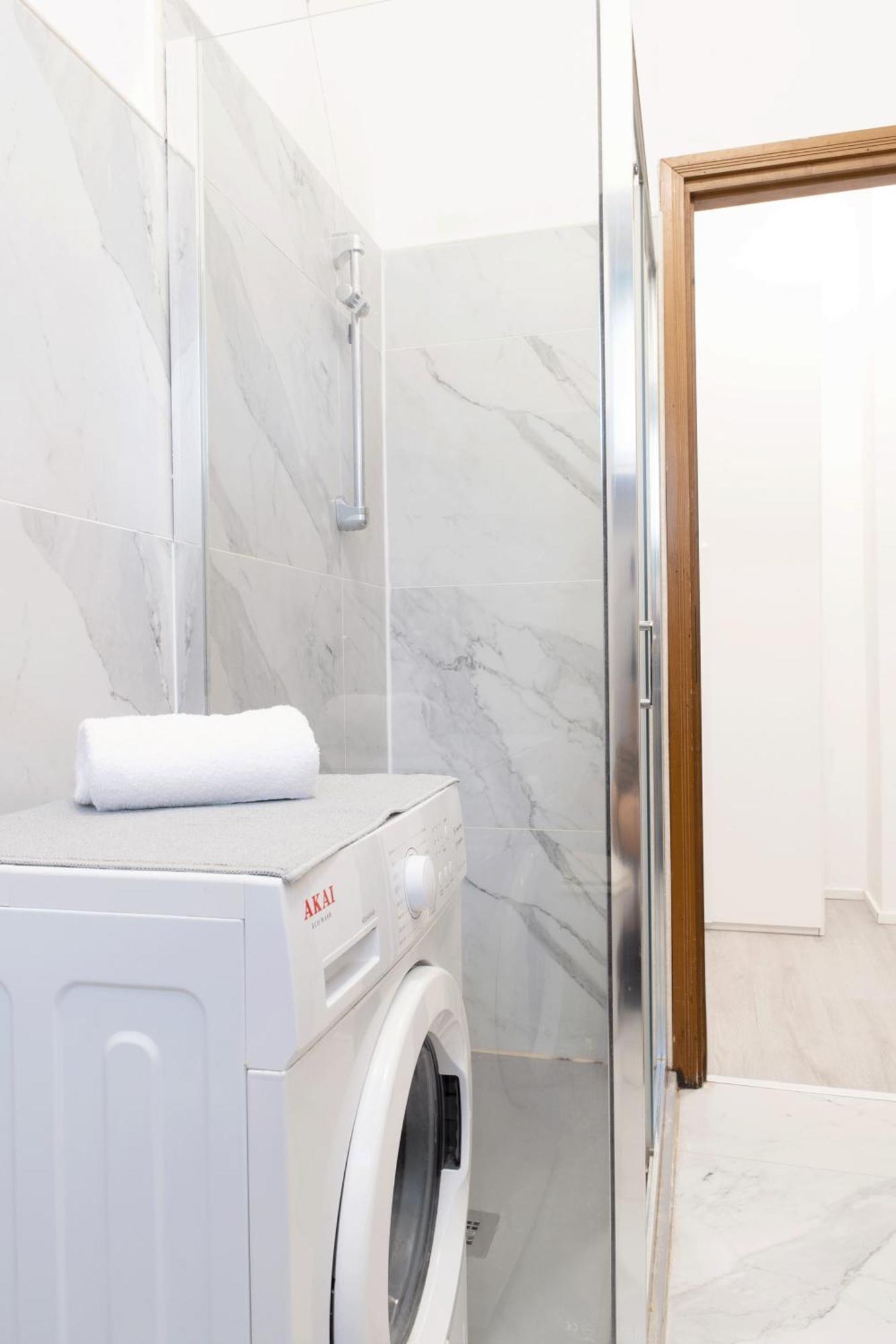 Toma Apartment Trilocale Moderno Per Max 6 Persone มิลาน ภายนอก รูปภาพ